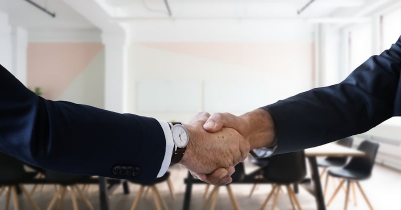Comment gérer son premier recrutement en respectant les obligations légales